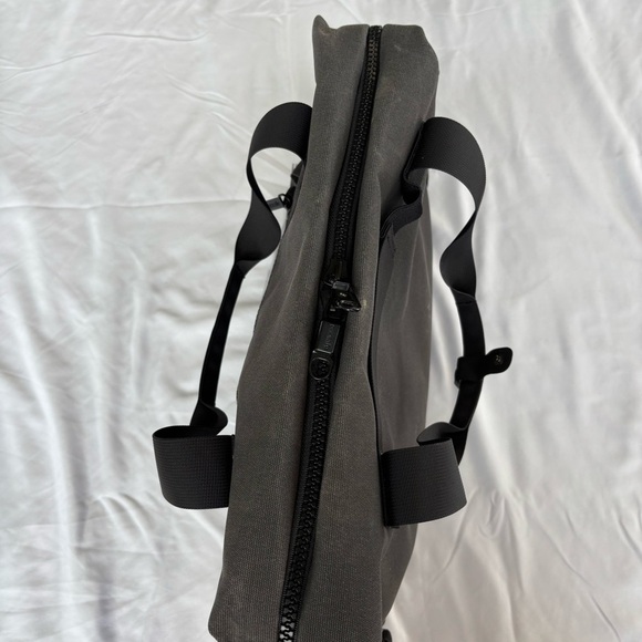 PacSafe Gray Briefcase InstaSafe Series w/RFID - Picture 9 of 16